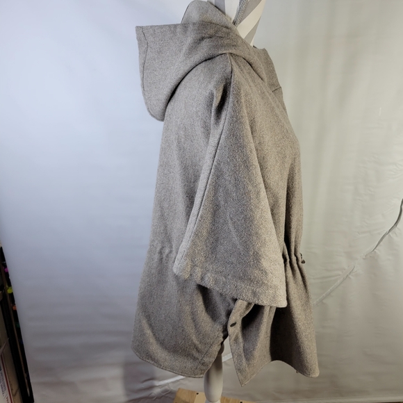 Eddie Bauer Womans Wool Blend Poncho/Cape Side snaps One size fits most Full Zip - Picture 3 of 16